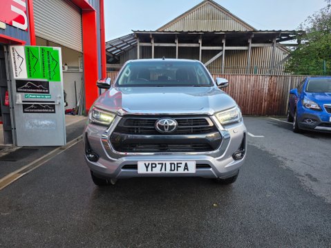 Toyota Hilux INVINCIBLE 4WD D-4D DCB 2