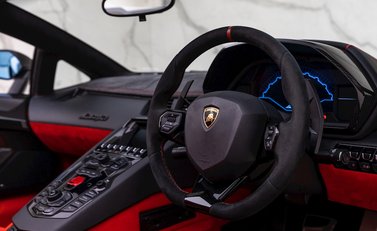 Lamborghini Aventador SV LP 750-4 Roadster 13