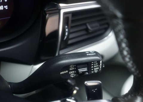 Porsche Macan 3.0 Macan S Semi-Auto 4WD 5dr 45