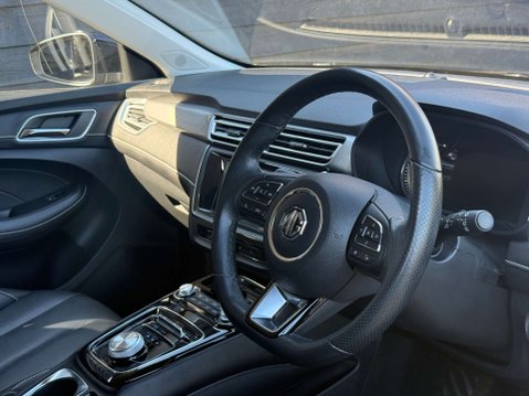 MG 5 MG5 Exclusive EV 5dr 2
