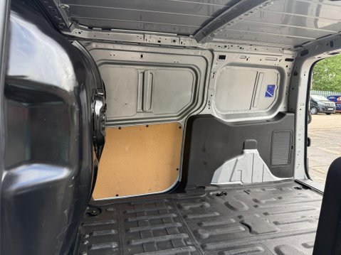 Ford Transit Connect 240 LIMITED P/V 30