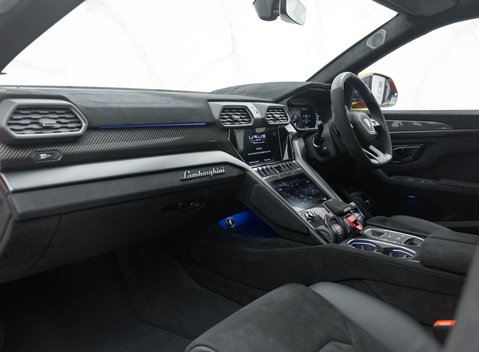 Lamborghini Urus PERFORMANTE 23