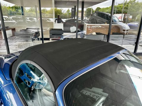 Porsche Boxster 2.7 987 2dr 40