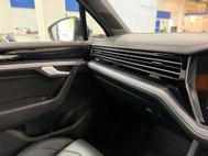 Volkswagen Touareg 3.0 TDI V6 Black Edition SUV 5dr Diesel Tiptronic 4Motion Euro 6 (s/s) (286 41