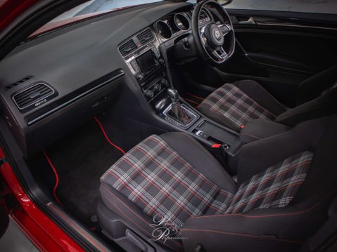 Volkswagen Golf 2.0 Golf GTi Semi-Auto 3dr 27
