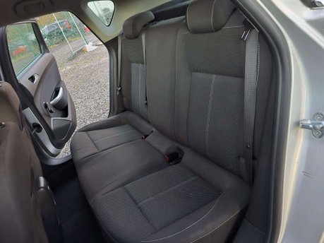 Vauxhall Astra 1.6 16v SRi Auto Euro 5 5dr 26