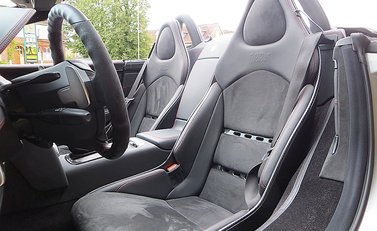 Mercedes-Benz SLR McLaren Roadster 722 S 12