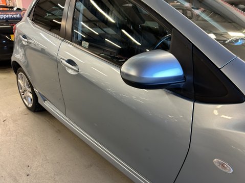 Mazda 2 TAMURA 4