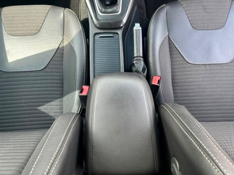 Ford Focus TITANIUM X 21