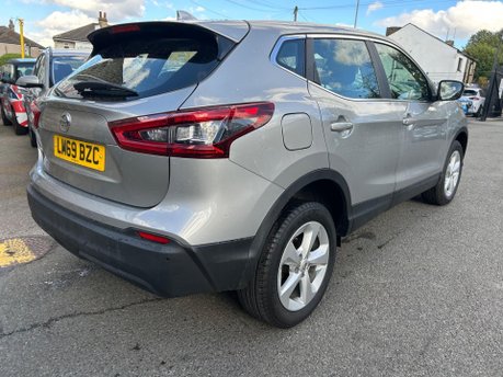 Nissan Qashqai DIG-T ACENTA PREMIUM 9