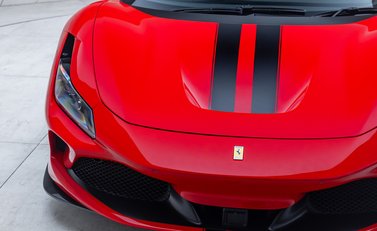 Ferrari F8 Spider 37