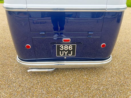 Volkswagen Campervan Split-Screen 30