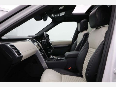 Land Rover Discovery 3.0 Discovery R-Dynamic SE D MHEV Auto 4WD 5dr 39