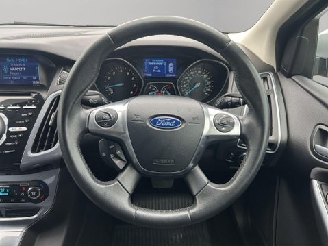 Ford Focus 1.6 Titanium Navigator Powershift Euro 5 5dr 45