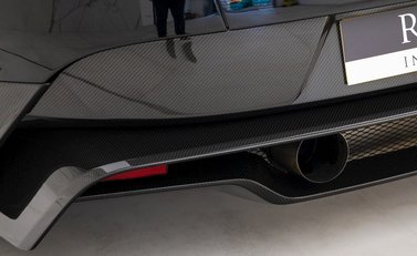 Aston Martin Vantage GT8 29