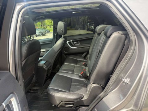 Land Rover Discovery Sport 2.0 Discovery Sport Black HSE TD4 Auto 4WD 5dr 17