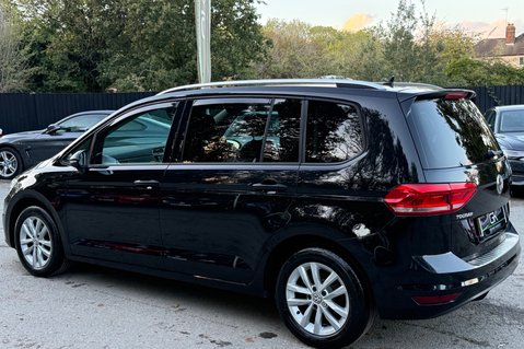 Volkswagen Touran SE TDI BMT -APPLE CAR PLAY-£35 ROAD TAX -9 SERVICES -PARK PILOT-240V SOCKET 2