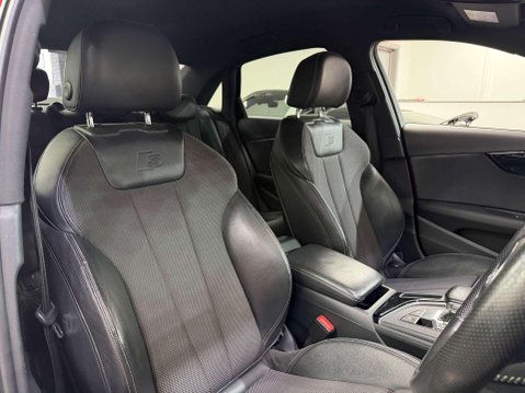 Audi A4 2.0 TDI ultra S line Saloon 4dr Diesel S Tronic Euro 6 (s/s) (190 ps) 6