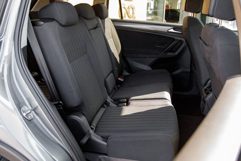 Volkswagen Tiguan Allspace LIFE TSI DSG 38