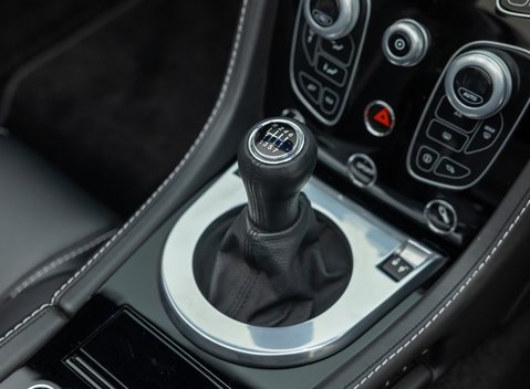 Aston Martin V12 Vantage S Roadster 28