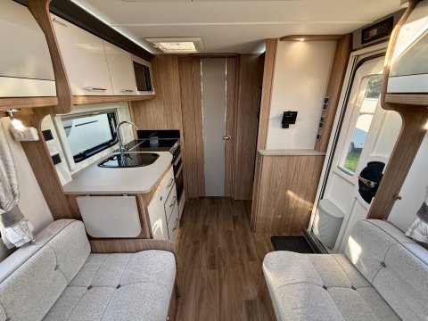 Coachman Laser 650 17