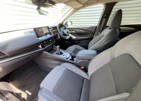 Nissan Qashqai DIG-T N-CONNECTA 11