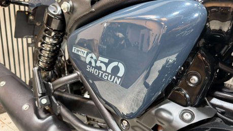 Royal Enfield Shotgun 2025 ONLY 2K GREAT CONDITION MOT 2028 LARGE TOP BOX 29