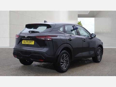 Nissan Qashqai 1.3 DIG-T MHEV Acenta Premium Euro 6 (s/s) 5dr 4
