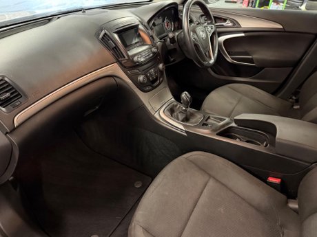 Vauxhall Insignia 2.0 CDTi ecoFLEX Design Euro 5 (s/s) 5dr 9