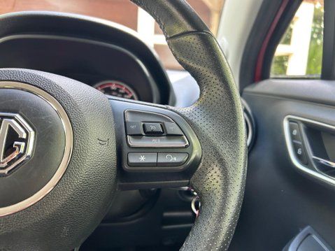 MG MG3 EXCLUSIVE VTI-TECH 21