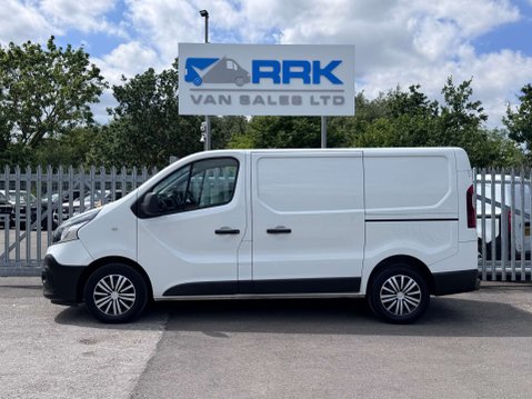 Renault Trafic 2.0 dCi ENERGY 28 Business+ Panel Van 5dr Diesel Manual SWB Standard Roof E 3