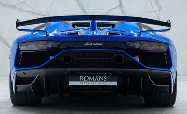 Lamborghini Aventador LP 770-4 SVJ ROADSTER 8