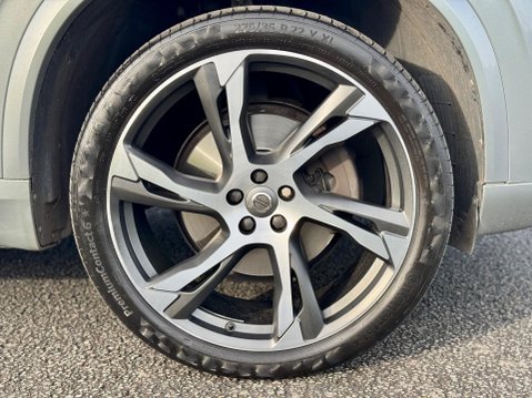 Volvo XC90 2.0 D5 PowerPulse R-Design Auto 4WD Euro 6 (s/s) 5dr 23
