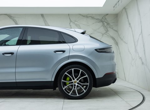 Porsche Cayenne E-Hybrid Coupe 35
