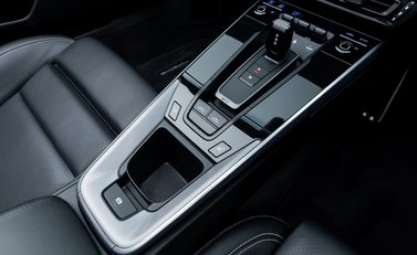 Porsche 911 Targa 4S (992) 21