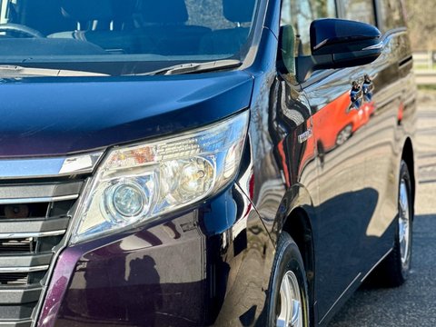 Toyota Noah Hybird 7 Seaters 10