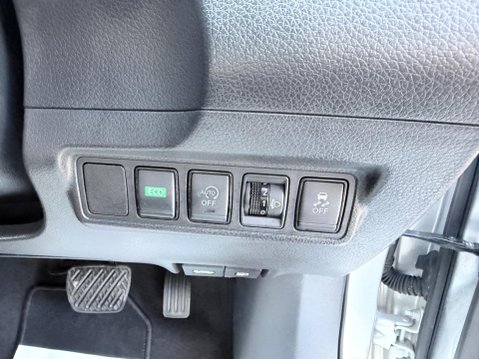 Nissan Pulsar 1.2 DIG-T N-Connecta XTRON Euro 6 (s/s) 5dr 36