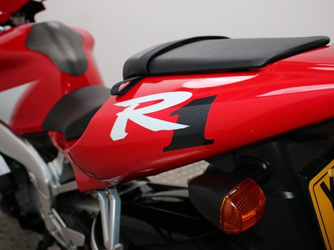 Yamaha R1 YZF R1 20