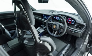 Porsche 911 Carrera GTS (992) 15