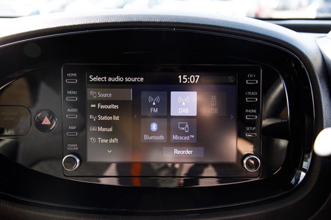 Toyota Aygo X VVT-I EDGE 17