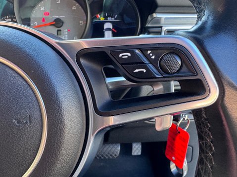 Porsche Macan D S PDK 17