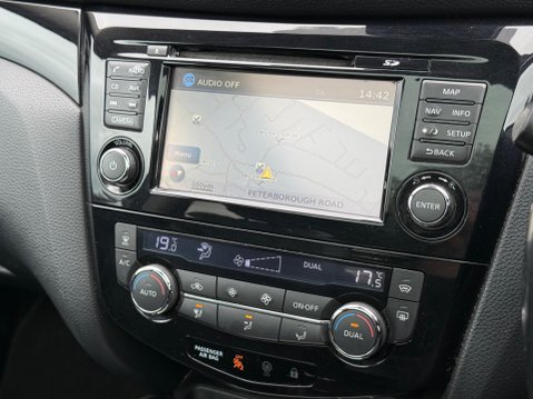 Nissan Qashqai 1.5 dCi Tekna 2WD Euro 5 (s/s) 5dr 87
