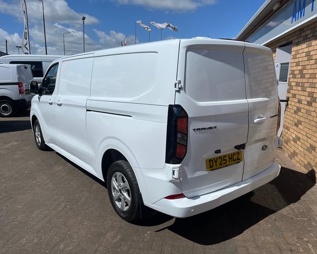 Ford Transit Custom Transit Custom 320 L2 Diesel FWD 2.0 Eco Blue 136ps H1 Van Limited