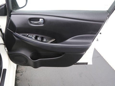 Nissan LEAF 40kWh N-Connecta Auto 5dr 19