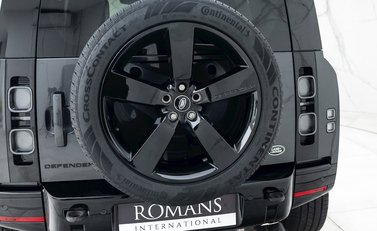 Land Rover Defender 110 V8 25