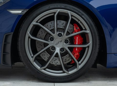 Porsche Cayman GT4 (718) 24