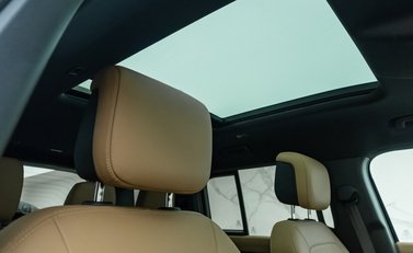 Land Rover Defender 110 D250 X-DYNAMIC HSE 16