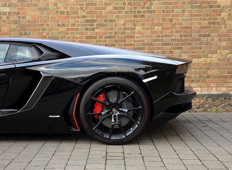 Lamborghini Aventador LP 700-4 Pirelli Edition 7