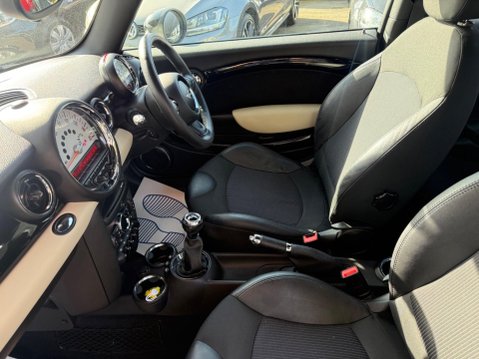 Mini Hatch 1.6 Cooper D Euro 5 (s/s) 3dr 27