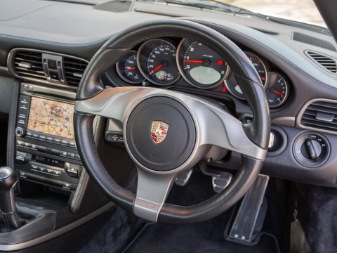 Porsche 911 CARRERA 2 34